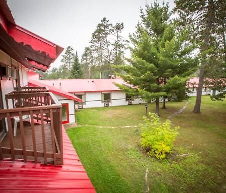 Northern Pine Inn Гейворд Екстер'єр фото