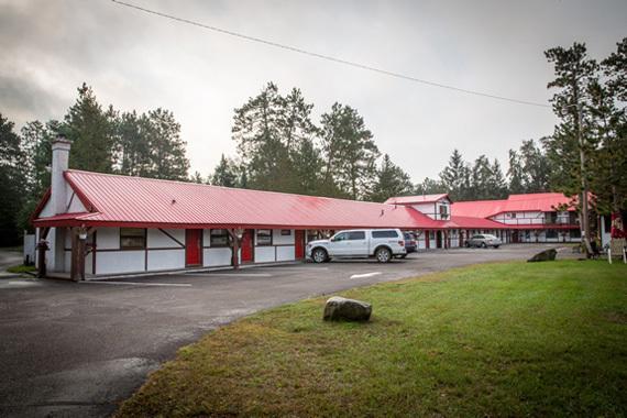 Northern Pine Inn Гейворд Екстер'єр фото